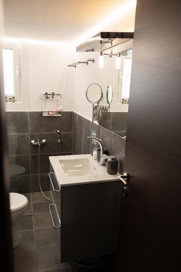 "Elegance" Central Luxury Apartment Pireus Exteriör bild